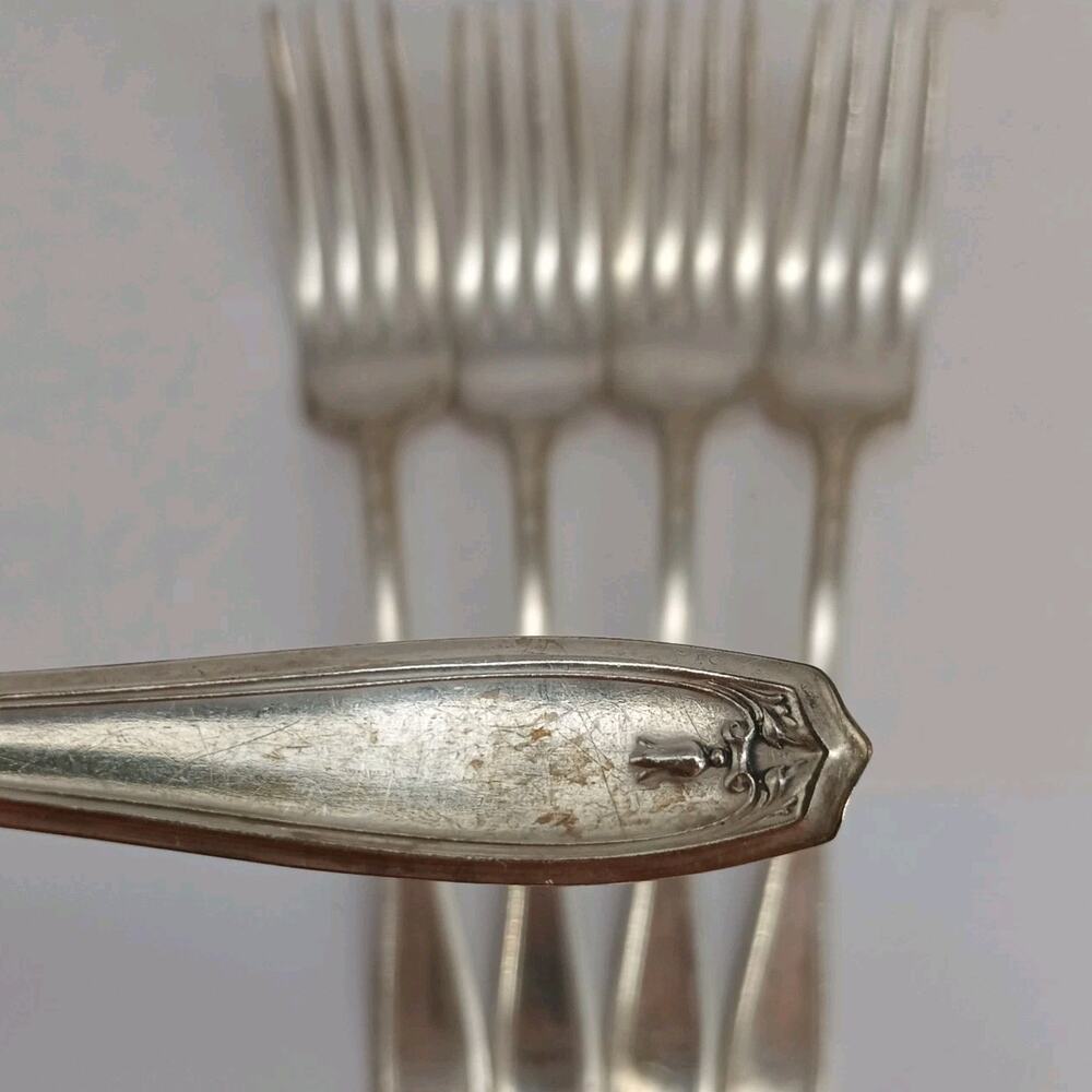 5X DF Antique Silverplated Dinner Forks 1919 Chippendale Pattern 1881 Rogers